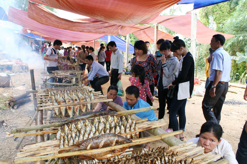 Thưởng thức cá sông Đà